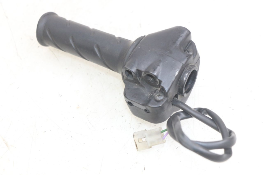 photo de MANUBRIO DESTRO PEUGEOT VIVACITY 50 (2004 - 2009)