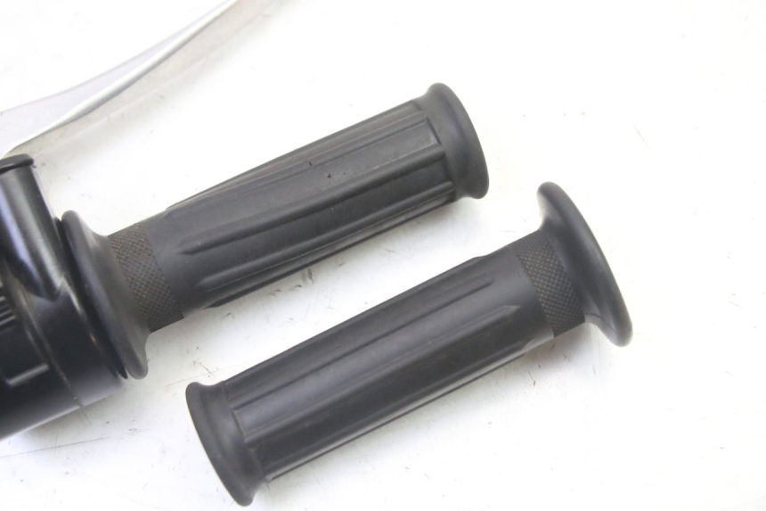 photo de MANUBRIO DESTRO YAMAHA PW 50 (1984 - 2020)