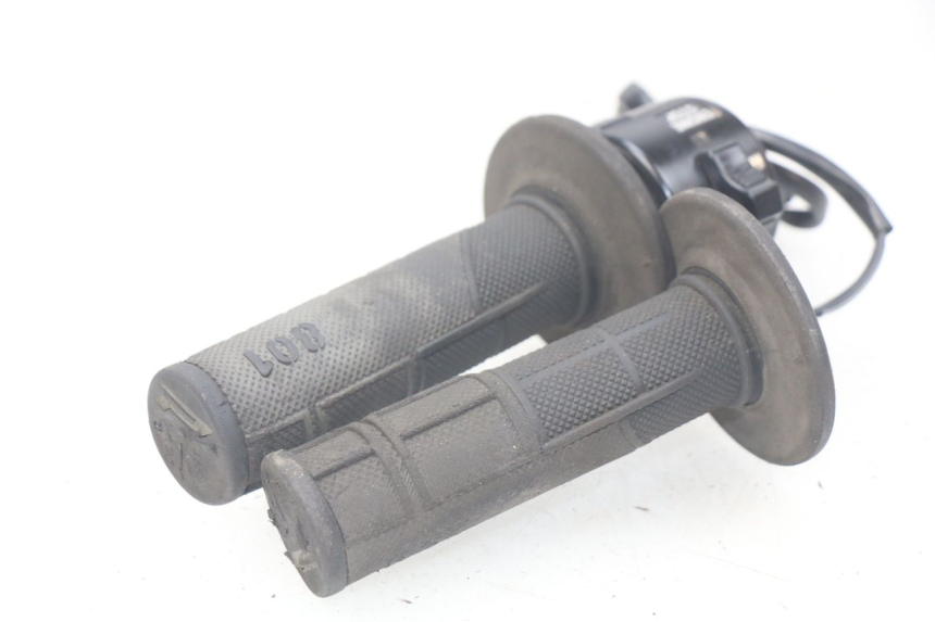 photo de MANUBRIO DESTRO YAMAHA PW 80 (1983 - 2014)