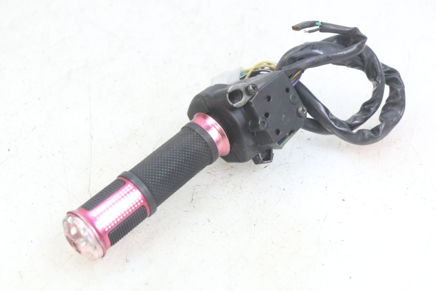 photo de MANUBRIO DESTRO YAMASAKI ROADSTER 50 (2013 - 2018)