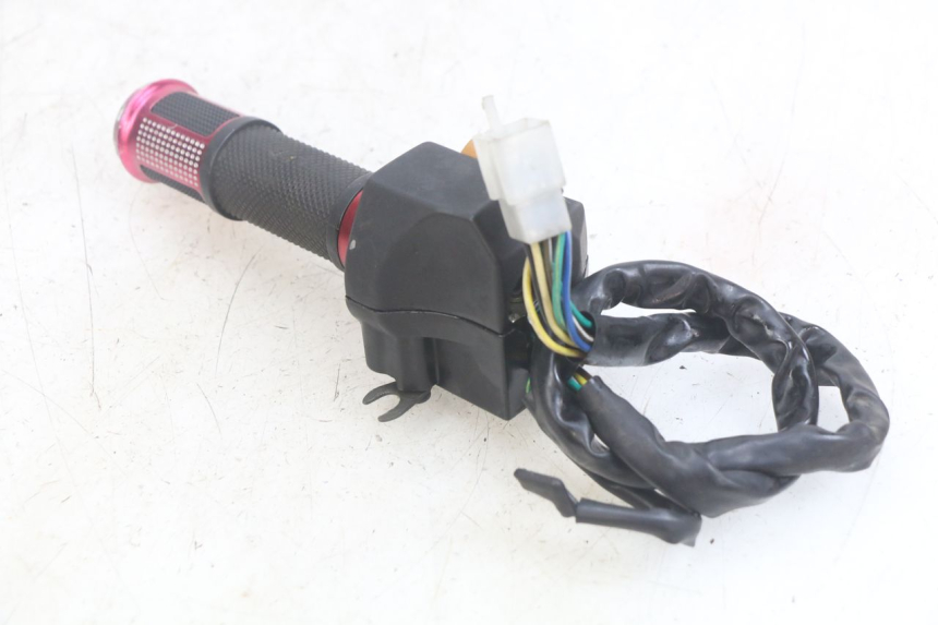 photo de MANUBRIO DESTRO YAMASAKI ROADSTER 50 (2013 - 2018)