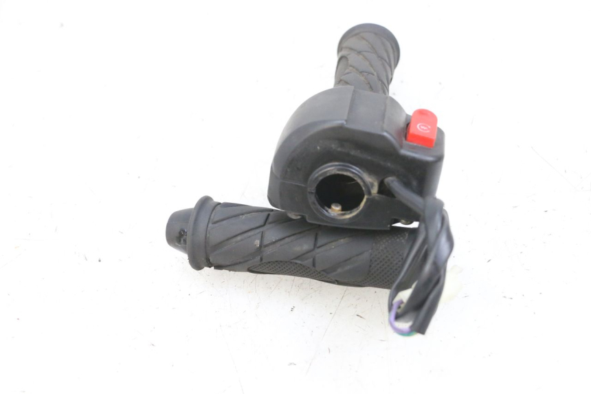 photo de MANUBRIO DESTRO TNT MOTOR ROMA 10' 4T 50 (2019 - 2022) - Primo piano tecnico