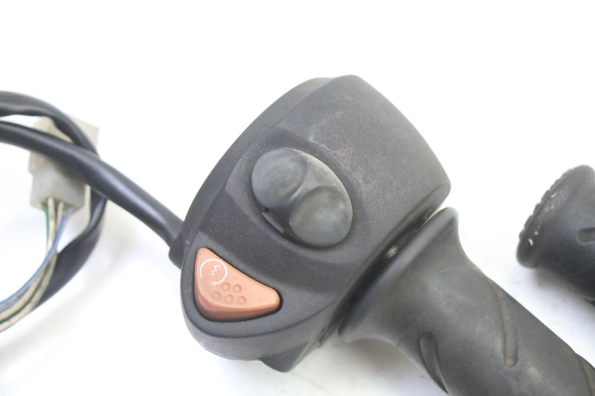 photo de COMMUTATORE DESTRO PEUGEOT SATELIS 250 (2006 - 2012)