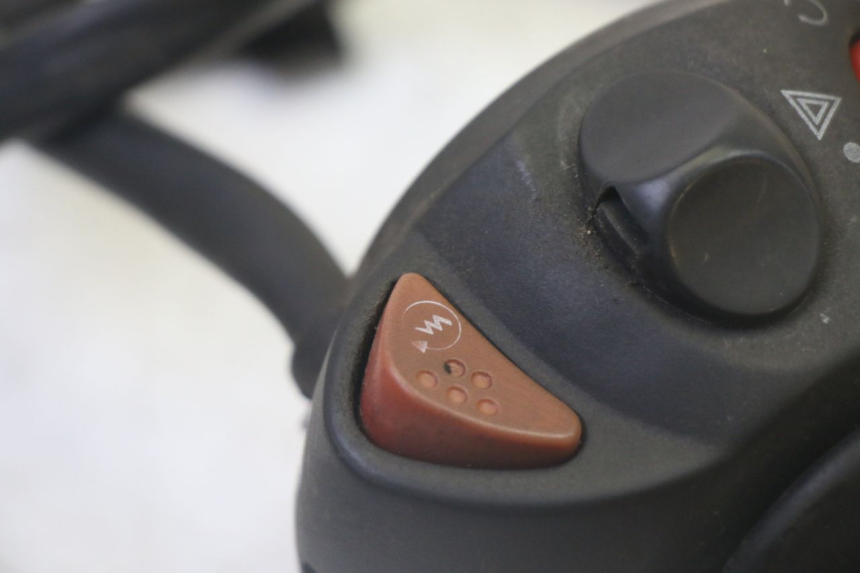 photo de COMMUTATORE DESTRO PEUGEOT SATELIS 125 (2013 - 2018)