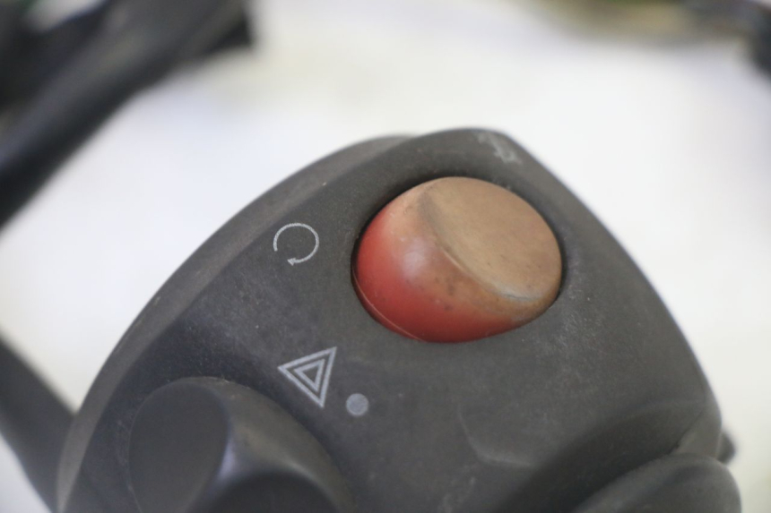 photo de COMMUTATORE DESTRO PEUGEOT SATELIS 125 (2013 - 2018)