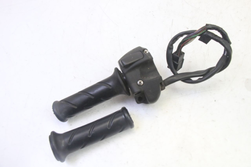 photo de COMMUTATORE DESTRO PEUGEOT SATELIS 125 (2013 - 2018)