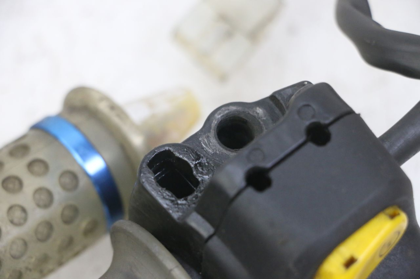 photo de Comando destro PEUGEOT SPEEDFIGHT 2 LC 50 (2000 - 2009)