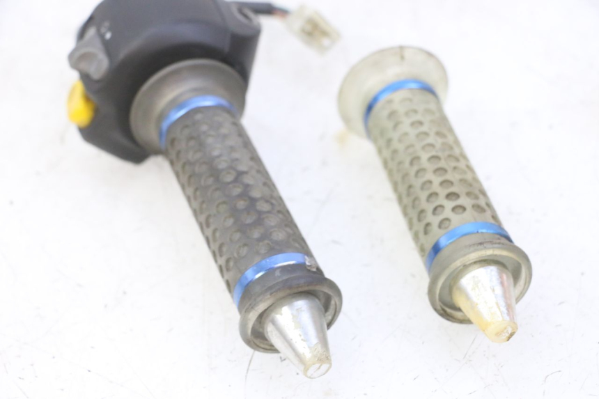 photo de Comando destro PEUGEOT SPEEDFIGHT 2 LC 50 (2000 - 2009)