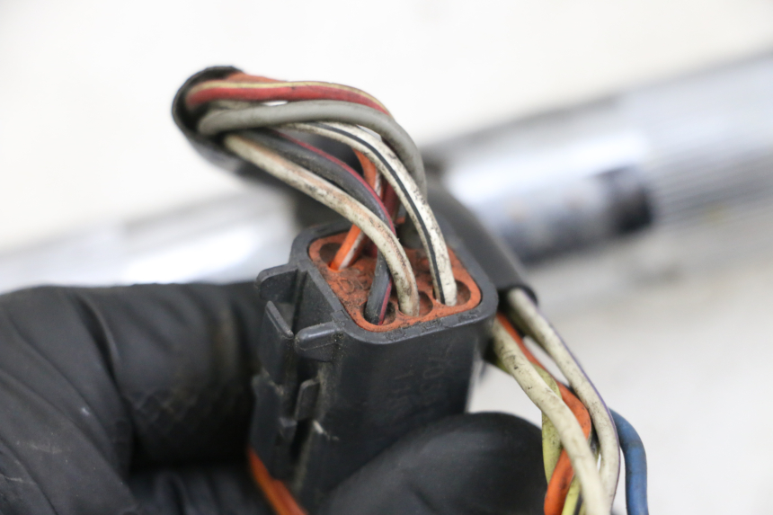 photo de COMMUTATORE DESTRO HARLEY DAVIDSON SPORTSTER XL CUSTOM 1200 (2003 - 2004)