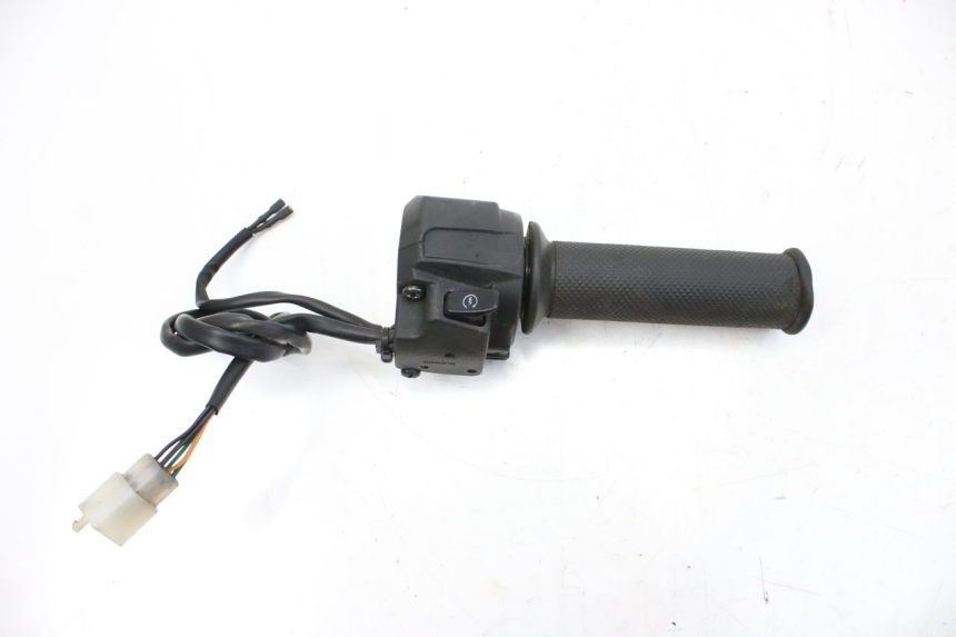 photo de COMMUTATORE DESTRO APRILIA SR R 2T LC 50 (2018 - 2021)