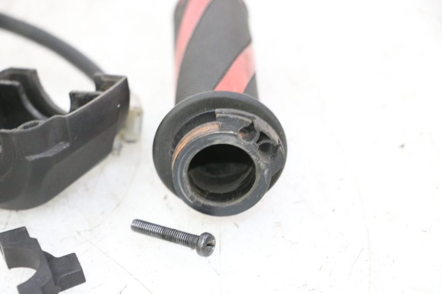 photo de COMMUTATORE DESTRO APRILIA SR R 2T LC 50 (2018 - 2021)