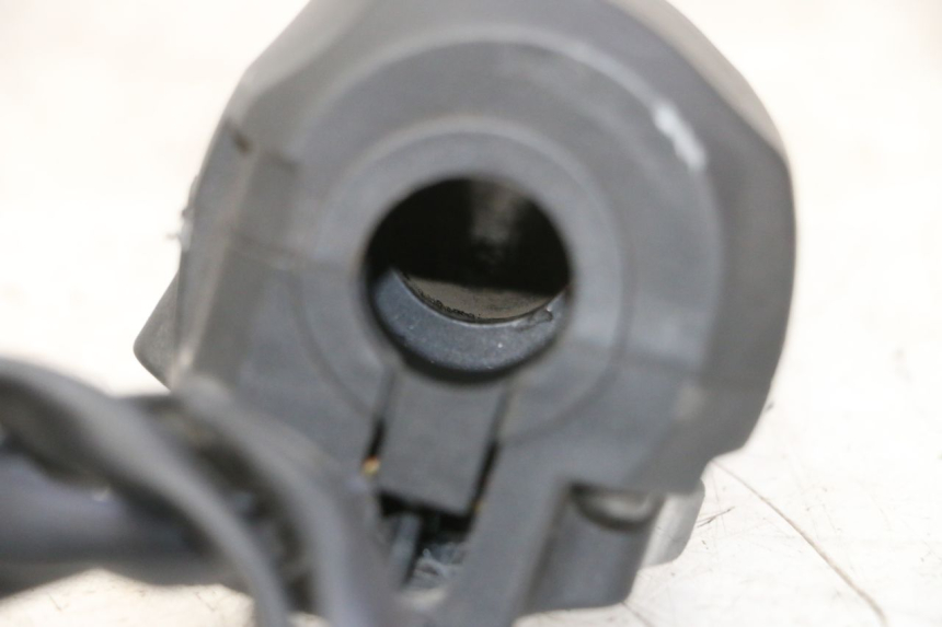 photo de COMMUTATORE DESTRO APRILIA SR R 2T LC 50 (2018 - 2021)