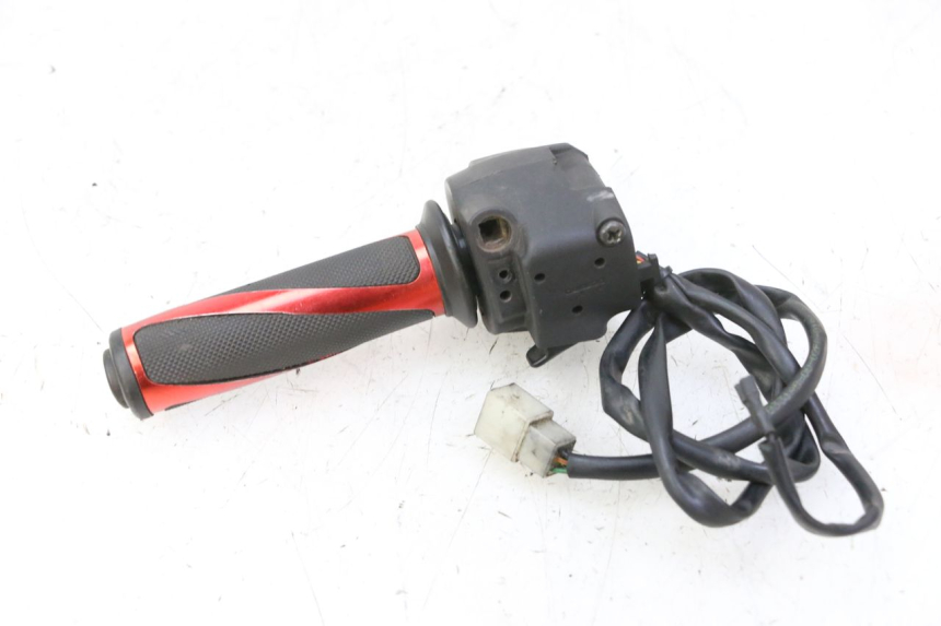 photo de COMMUTATORE DESTRO APRILIA SR R 2T LC 50 (2018 - 2021)