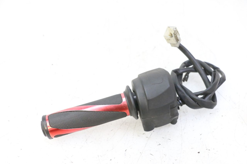 photo de COMMUTATORE DESTRO APRILIA SR R 2T LC 50 (2018 - 2021)