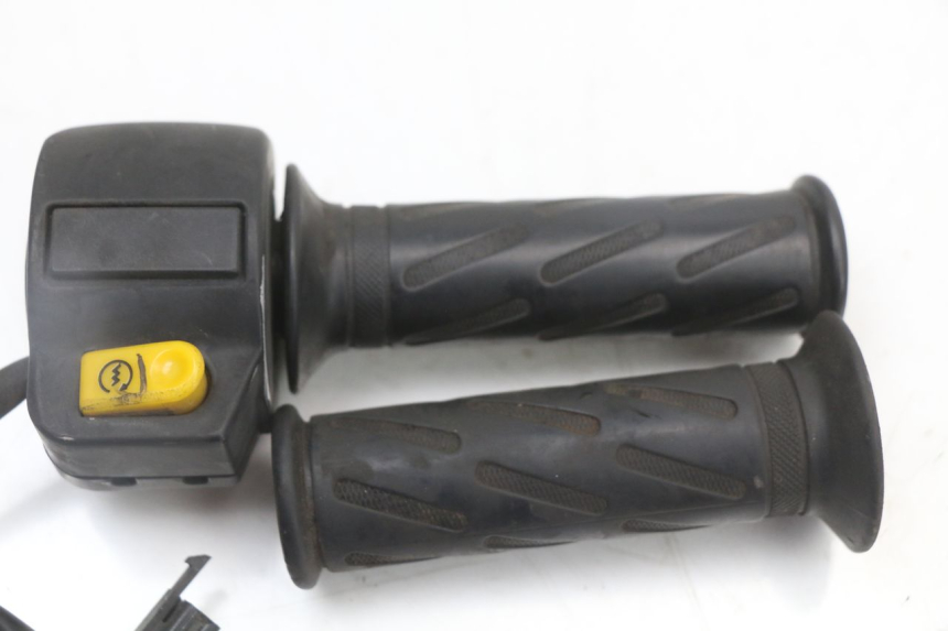 photo de COMMUTATORE DESTRO PEUGEOT STREETZONE 2T 50 (2014 - 2019)