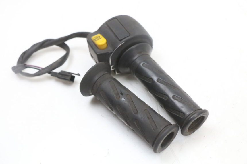 photo de COMMUTATORE DESTRO PEUGEOT STREETZONE 2T 50 (2014 - 2019)