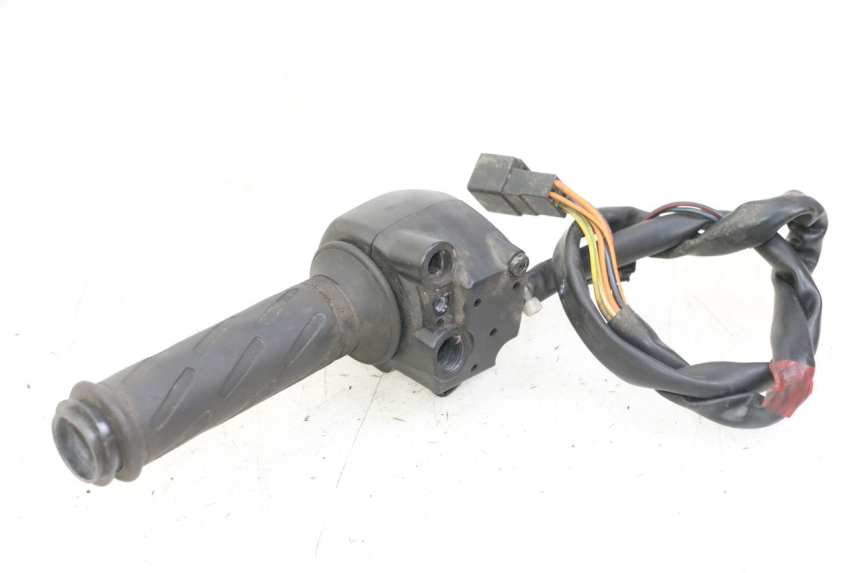 photo de MANUBRIO DESTRO SUZUKI BURGMAN 125 (2007 - 2014)