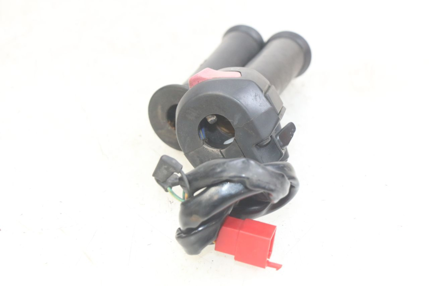 photo de MANUBRIO DESTRO SYM JET SPORT XR 50 (2006 - 2015)
