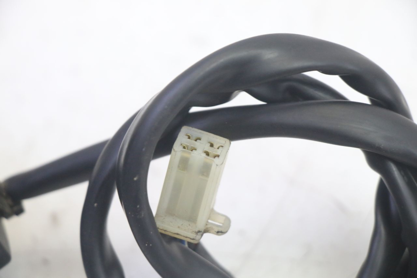 photo de COMMUTATORE DESTRO YAMAHA TZR 50 (2008 - 2016) - Dettagli dei punti di fissaggio