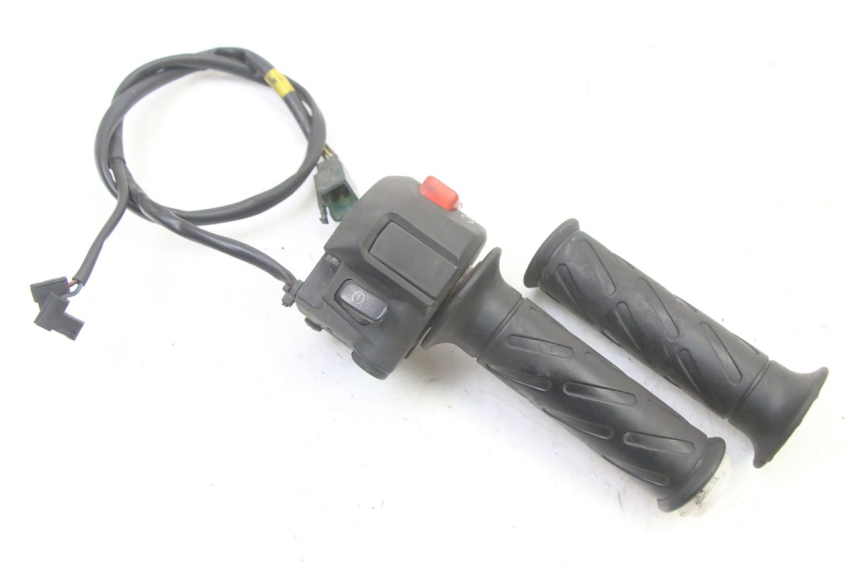 photo de COMMUTATORE DESTRO SUZUKI UH BURGMAN 125 (2002 - 2006)