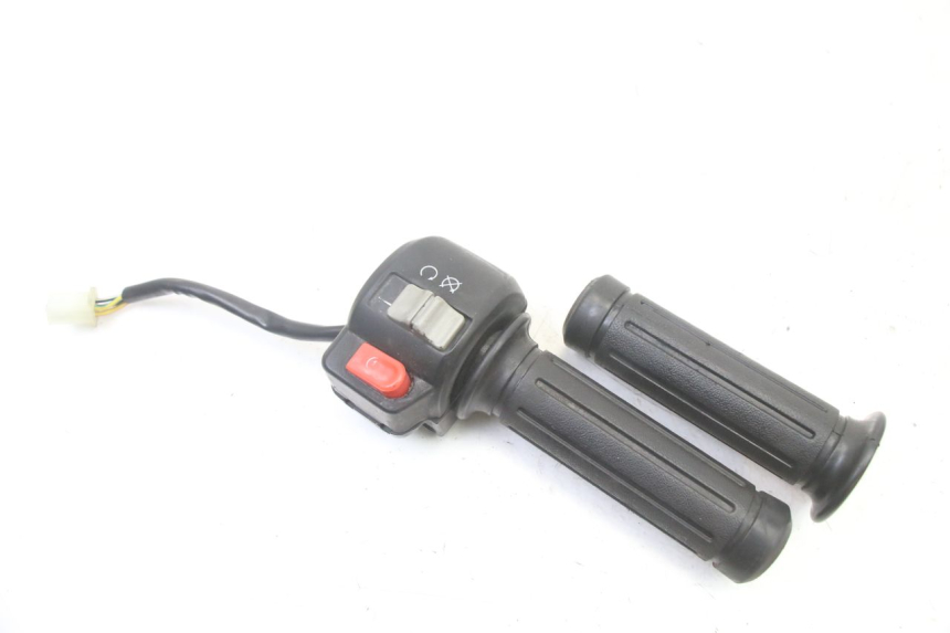 photo de MANUBRIO DESTRO PEUGEOT V-CLIC VCLIC 50 (2007 - 2013)