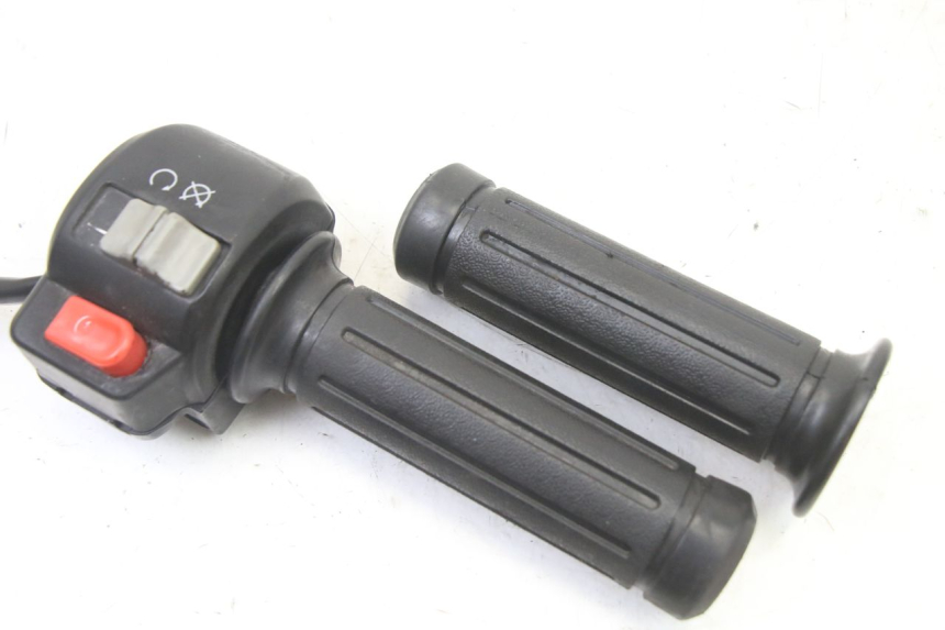 photo de MANUBRIO DESTRO PEUGEOT V-CLIC VCLIC 50 (2007 - 2013)