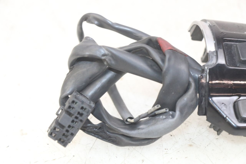 photo de MANUBRIO DESTRO PIAGGIO VESPA SPRINT 2T 50 (2014 - 2018)