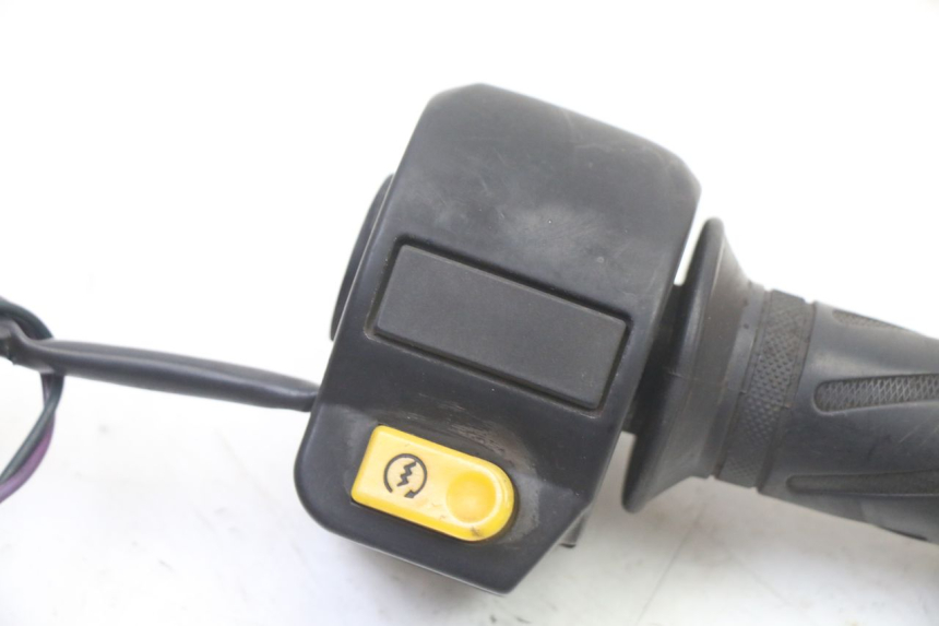 photo de MANUBRIO DESTRO PEUGEOT VIVACITY NEW 2T 50 (2008 - 2017)