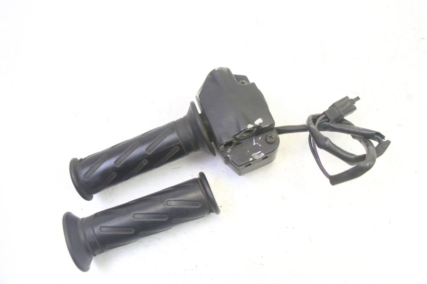 photo de MANUBRIO DESTRO PEUGEOT VIVACITY NEW 2T 50 (2008 - 2017)