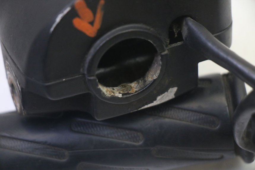 photo de MANUBRIO DESTRO PEUGEOT VIVACITY NEW 2T 50 (2008 - 2017)