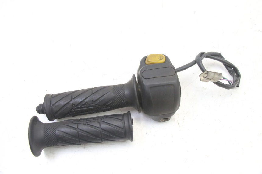 photo de MANUBRIO DESTRO PEUGEOT VIVACITY 50 (2004 - 2009)