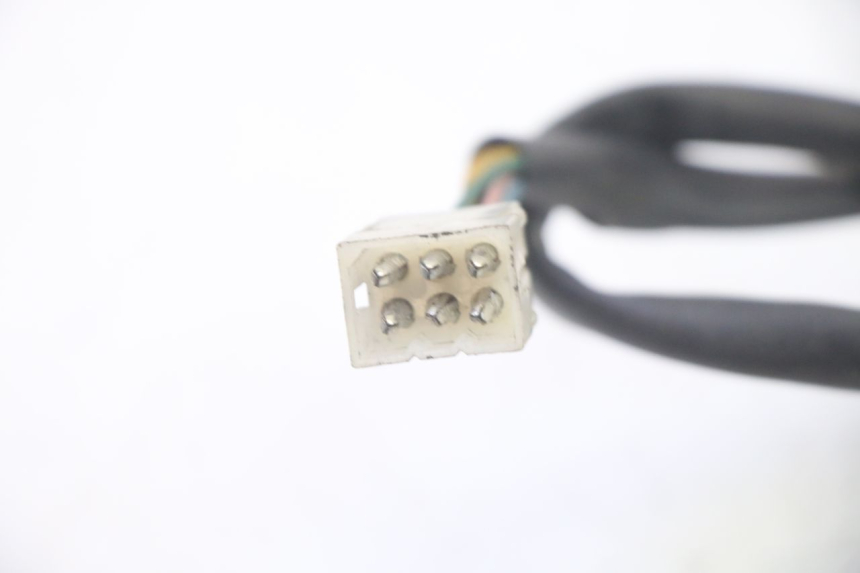 photo de COMMUTATORE DESTRO PEUGEOT VIVACITY 100 (1999 - 2008) - Dettagli dei punti di fissaggio