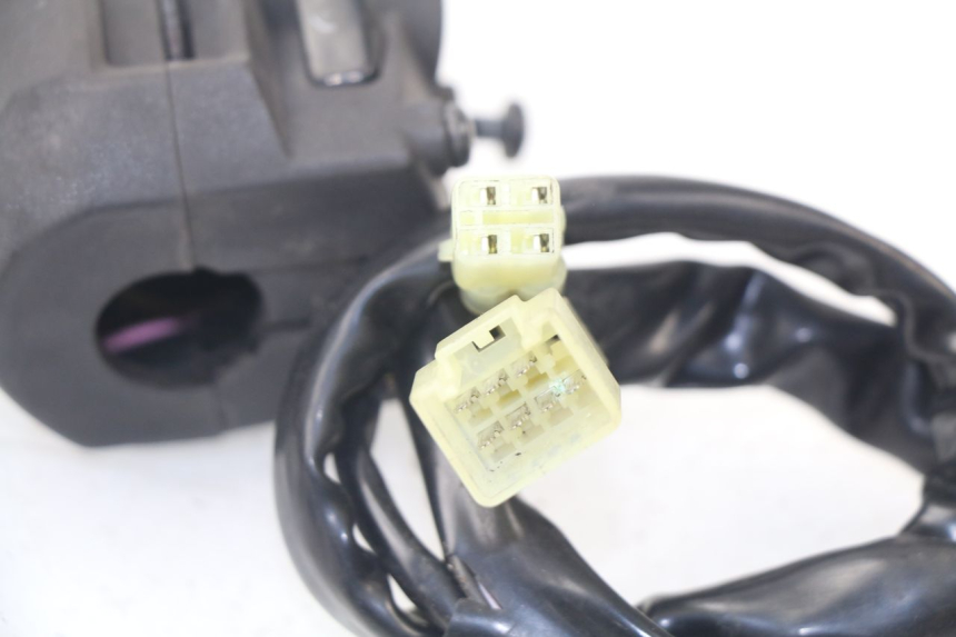 photo de COMMUTATORE DESTRO YAMAHA XMAX X-MAX ABS 125 (2014 - 2016) - Altra angolazione