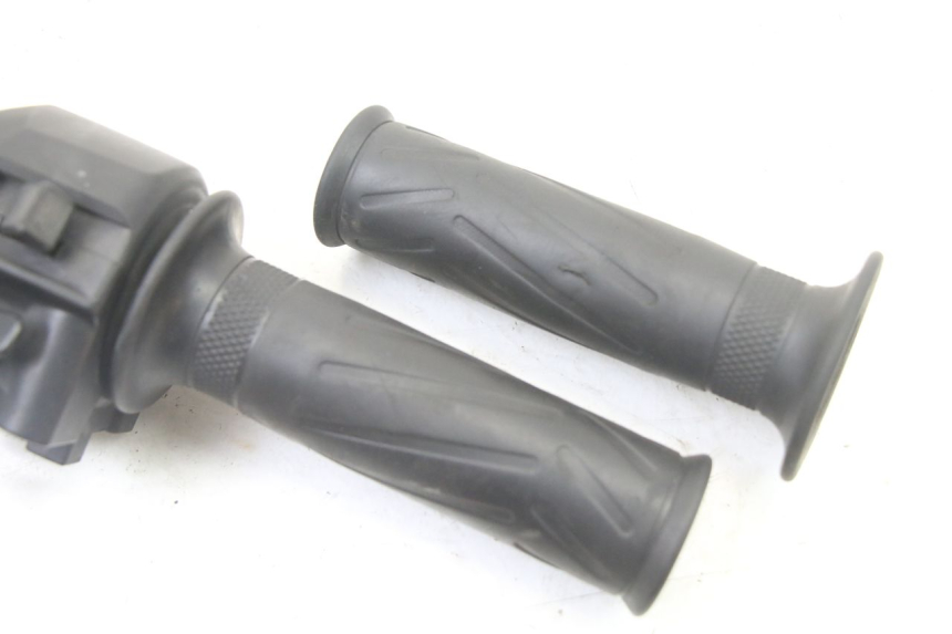 photo de MANUBRIO DESTRO YAMAHA X-MAX XMAX 125 (2010 - 2014)