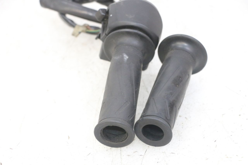 photo de MANUBRIO DESTRO YAMAHA X-MAX XMAX 125 (2010 - 2014)