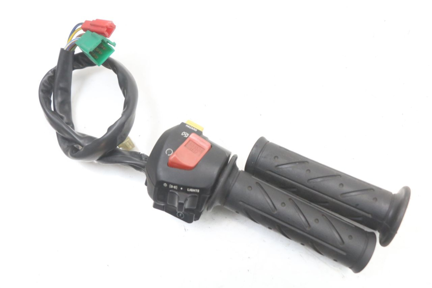 photo de COMMUTATORE DESTRO KYMCO XCITING 250 (2006 - 2009)