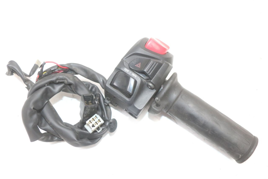 photo de MANUBRIO DESTRO YAMAHA XMAX X-MAX ABS 125 (2017 - 2020)