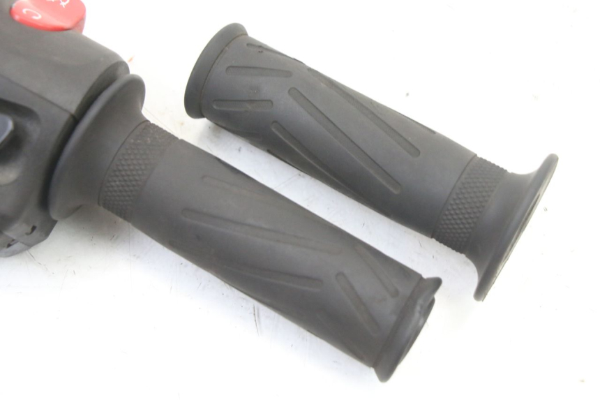 photo de COMMUTATORE DESTRO YAMAHA FZ6 FAZER S2 600 (2007 - 2011)