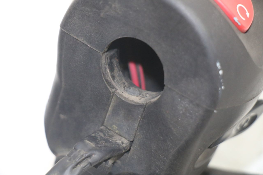 photo de COMMUTATORE DESTRO YAMAHA FZ6 FAZER S2 600 (2007 - 2011)