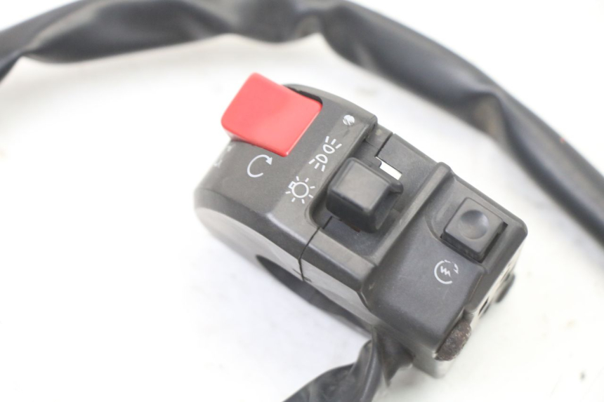 photo de MANUBRIO DESTRO YAMAHA FZS FAZER 600 (2001 - 2003)