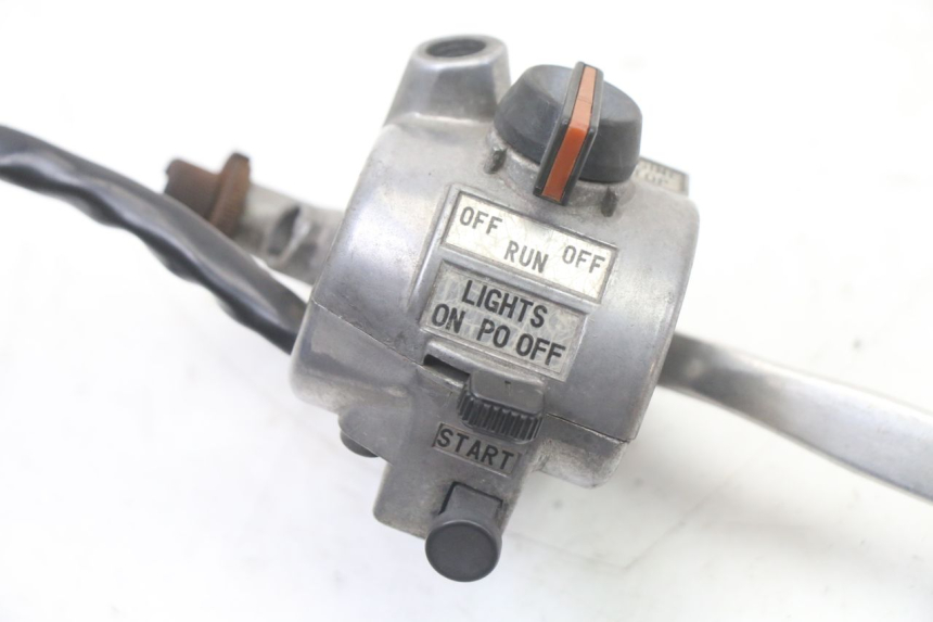 photo de MANUBRIO DESTRO YAMAHA SR 125 (1982 - 2003)