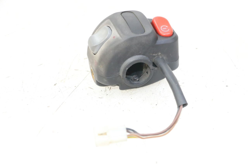 photo de MANUBRIO DESTRO YAMAHA YP MAJESTY 125 (2007 - 2010)