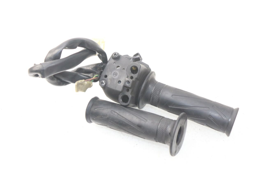 photo de COMMUTATORE DESTRO YAMAHA YP X-MAX XMAX 400 (2014 - 2017)