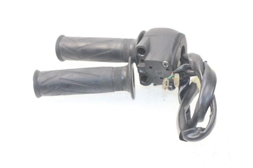 photo de COMMUTATORE DESTRO YAMAHA YP X-MAX XMAX 400 (2014 - 2017)