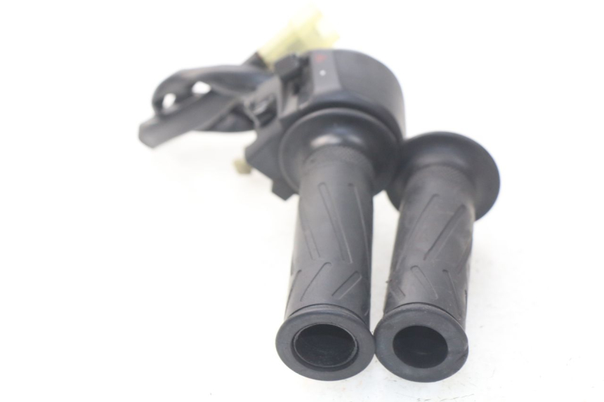 photo de COMMUTATORE DESTRO YAMAHA YP X-MAX XMAX 400 (2014 - 2017)