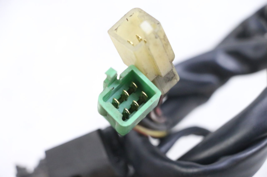 photo de COMMUTATORE DESTRO KAWASAKI ZR 7 750 (1999 - 2001) - Zoom sullo stato d'uso