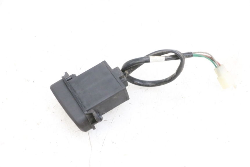 photo de COMANDO LUCI DI EMERGENZA SYM GTS EVO 125 (2009 - 2013) - Zoom sullo stato d'uso