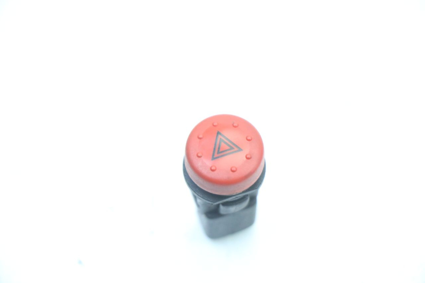 photo de COMANDO LUCI DI EMERGENZA PIAGGIO MP3 LT 400 (2007 - 2012)