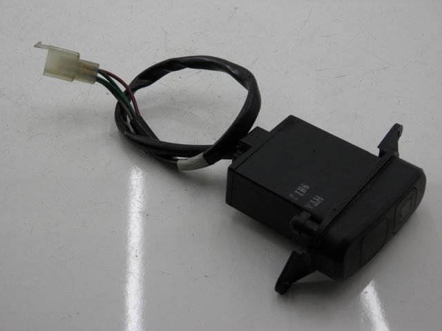 photo de COMANDO LUCI DI EMERGENZA SYM GTS EVO 125 (2009 - 2013)