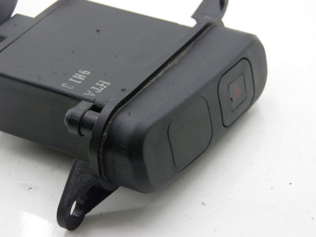 photo de COMANDO LUCI DI EMERGENZA SYM GTS EVO 125 (2009 - 2013)